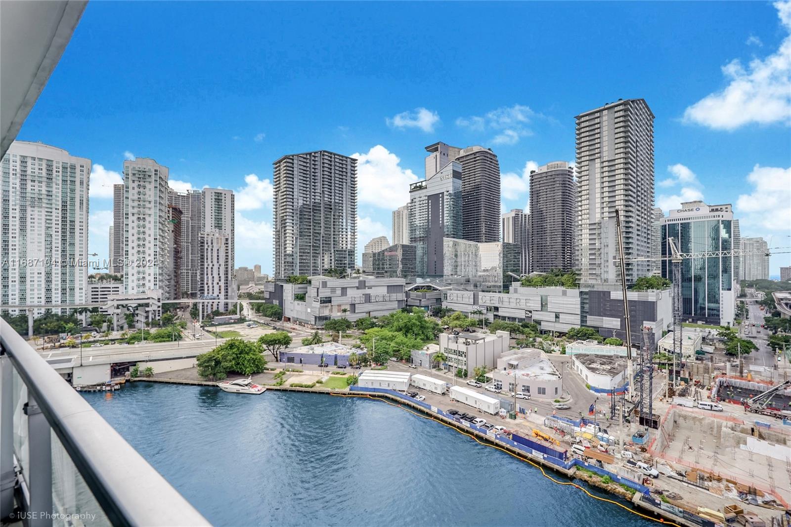 92 Southwest 3rd Street, Unit 1604 Miami, FL 33130 - Photo 14 of 18 a view of lot of tall buildings