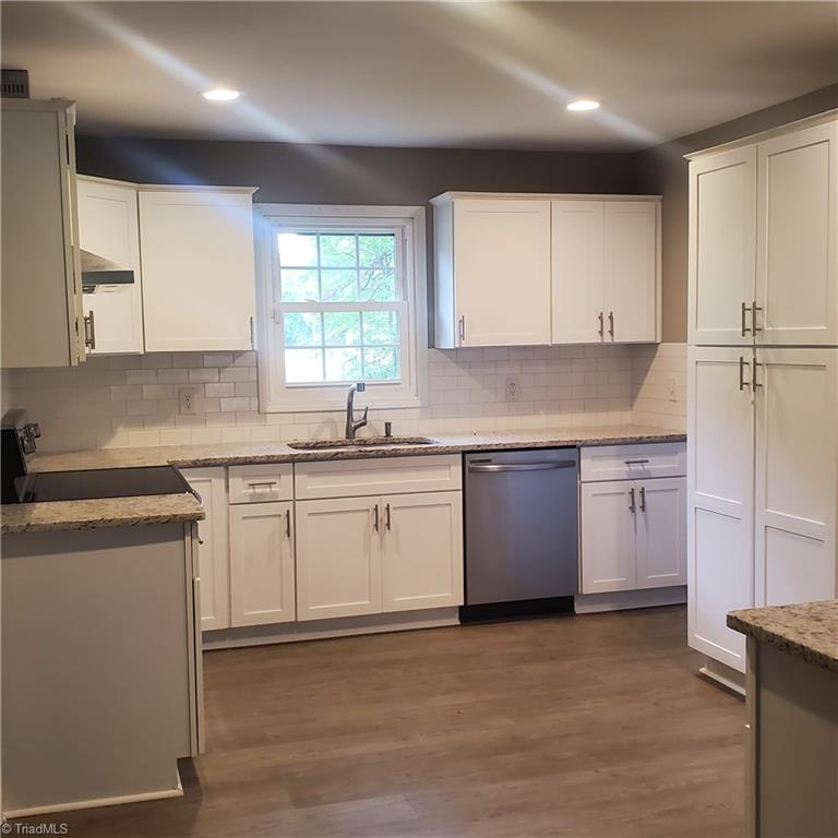 474 Stratford Road Lexington, NC 27292 - Photo 3 of 16 Kitchen