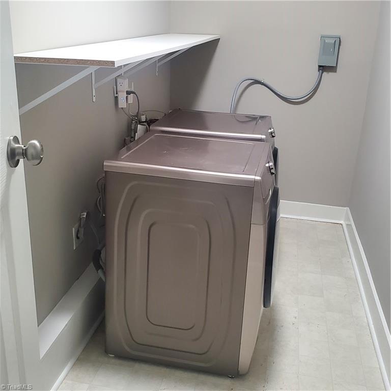 474 Stratford Road Lexington, NC 27292 - Photo 8 of 16 Laundry room
