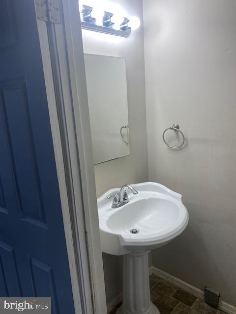 160 Hampshire Road Sicklerville, NJ 08081 - Photo 8 of 12 Gallery Image 8