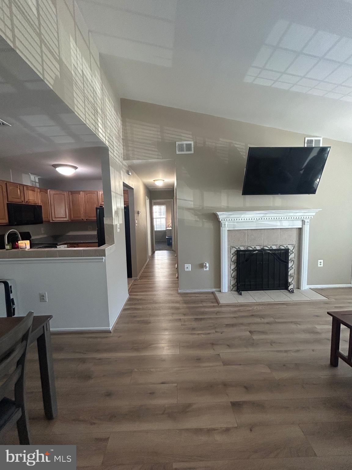 7804 Harrowgate Circle, Unit D Springfield, VA 22152 - Photo 6 of 31