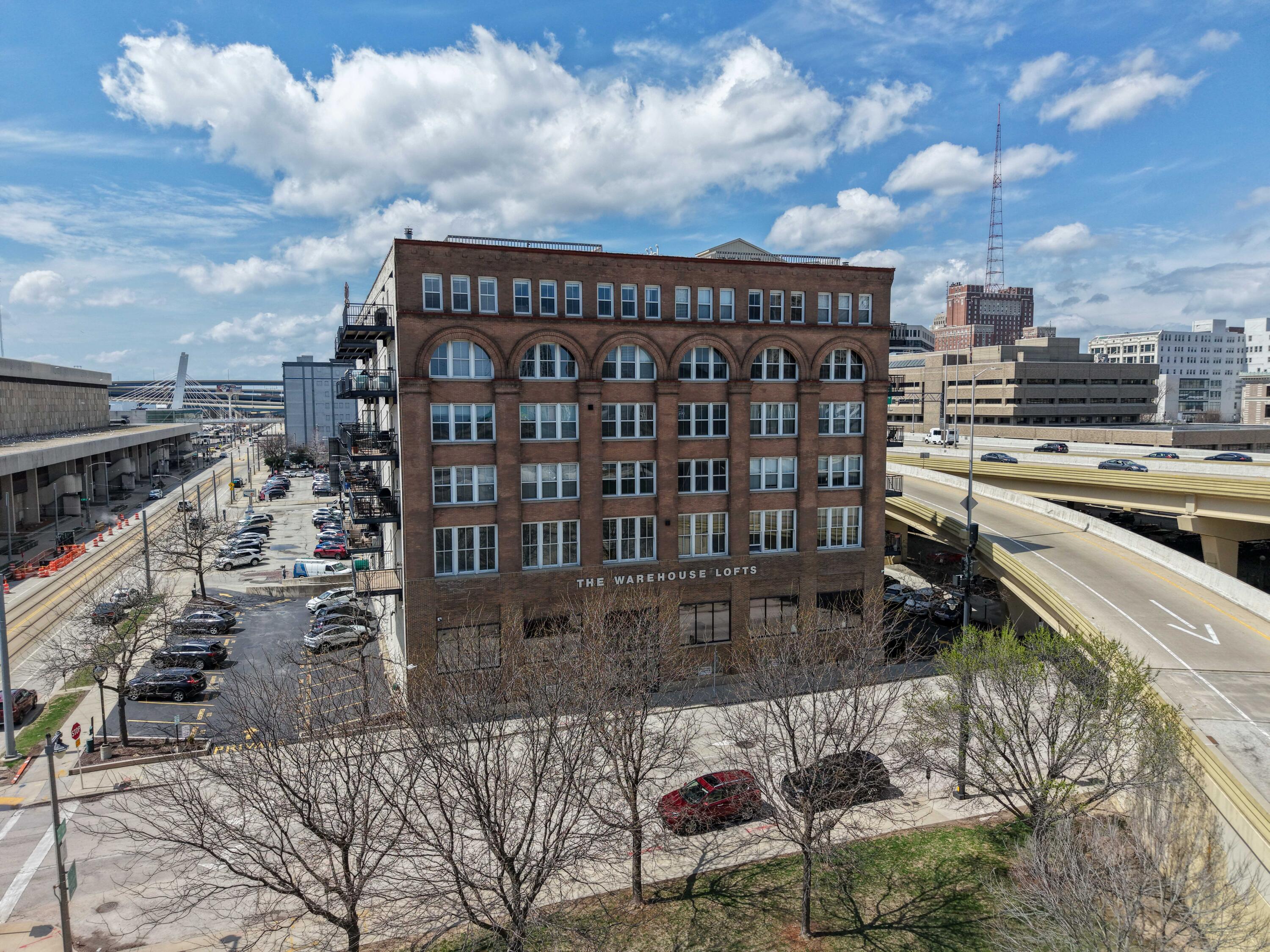 413 North 2nd Street, Unit 260 Milwaukee, WI 53203 - Photo 38 of 51 Near Freeway
