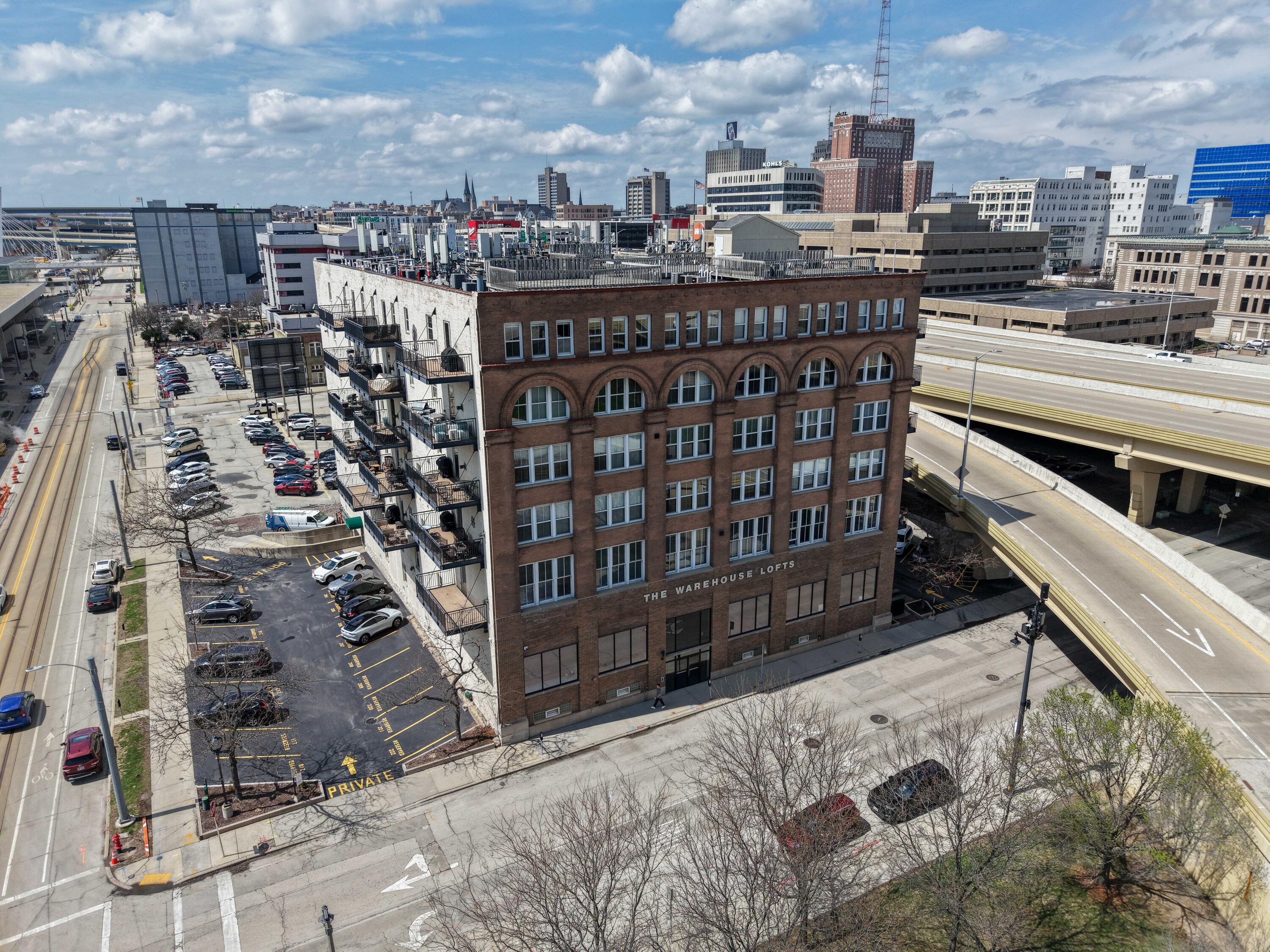413 North 2nd Street, Unit 260 Milwaukee, WI 53203 - Photo 39 of 51 Near Amtrak