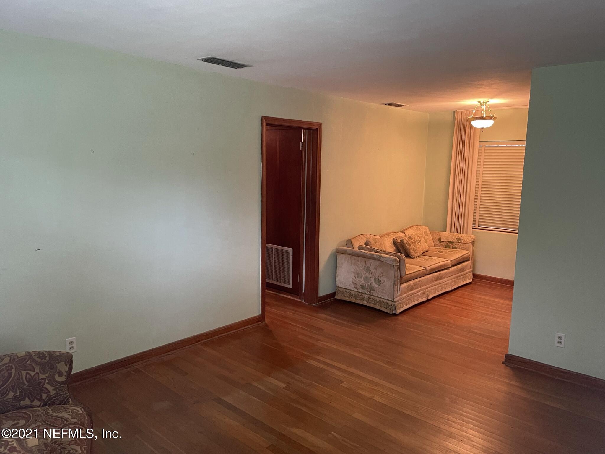 1118 Halifax Road Jacksonville, FL 32216 - Photo 7 of 28 IMG_5373