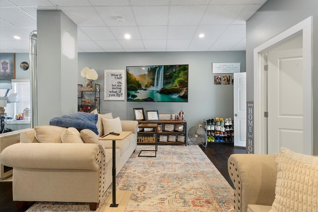 90 Hargraves Street Fall River, MA 02723 - Photo 11 of 40