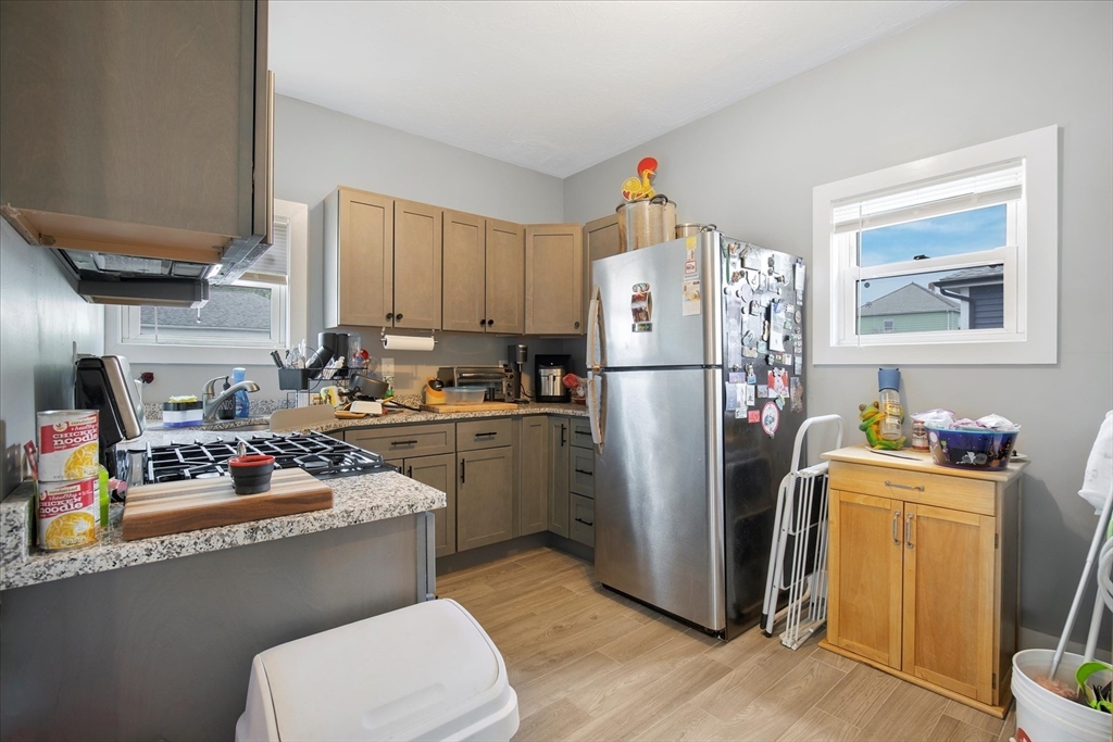 90 Hargraves Street Fall River, MA 02723 - Photo 16 of 40