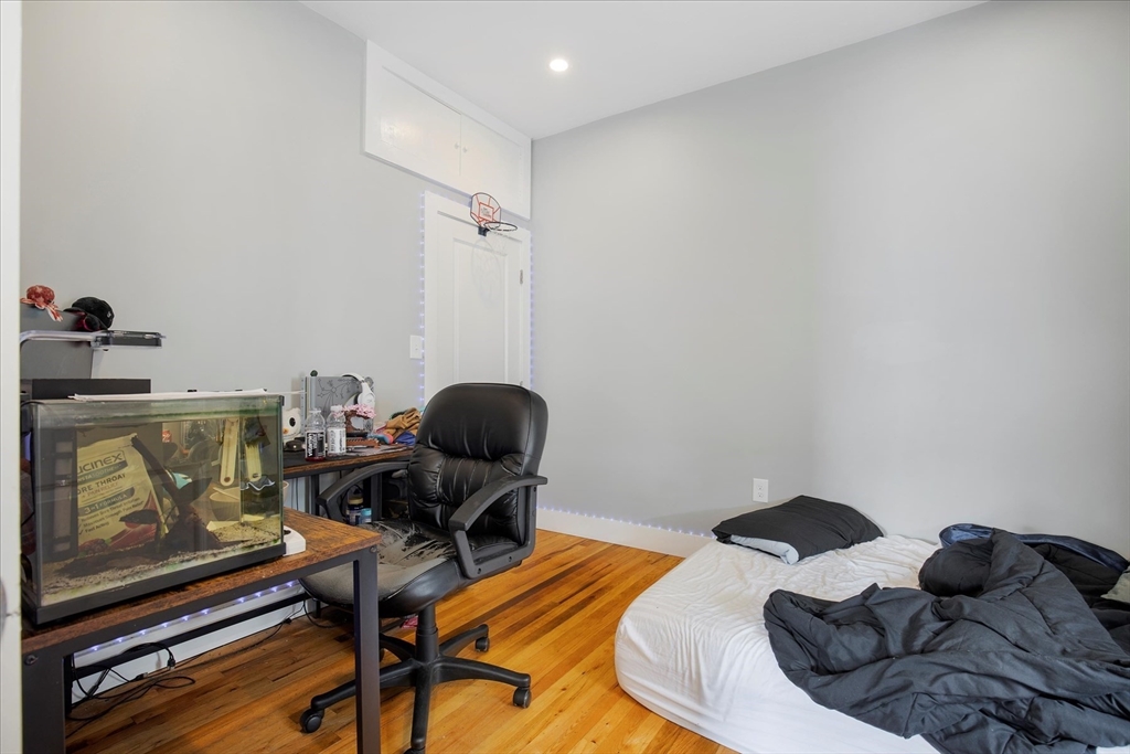 90 Hargraves Street Fall River, MA 02723 - Photo 19 of 40