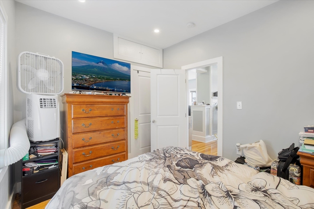 90 Hargraves Street Fall River, MA 02723 - Photo 23 of 40