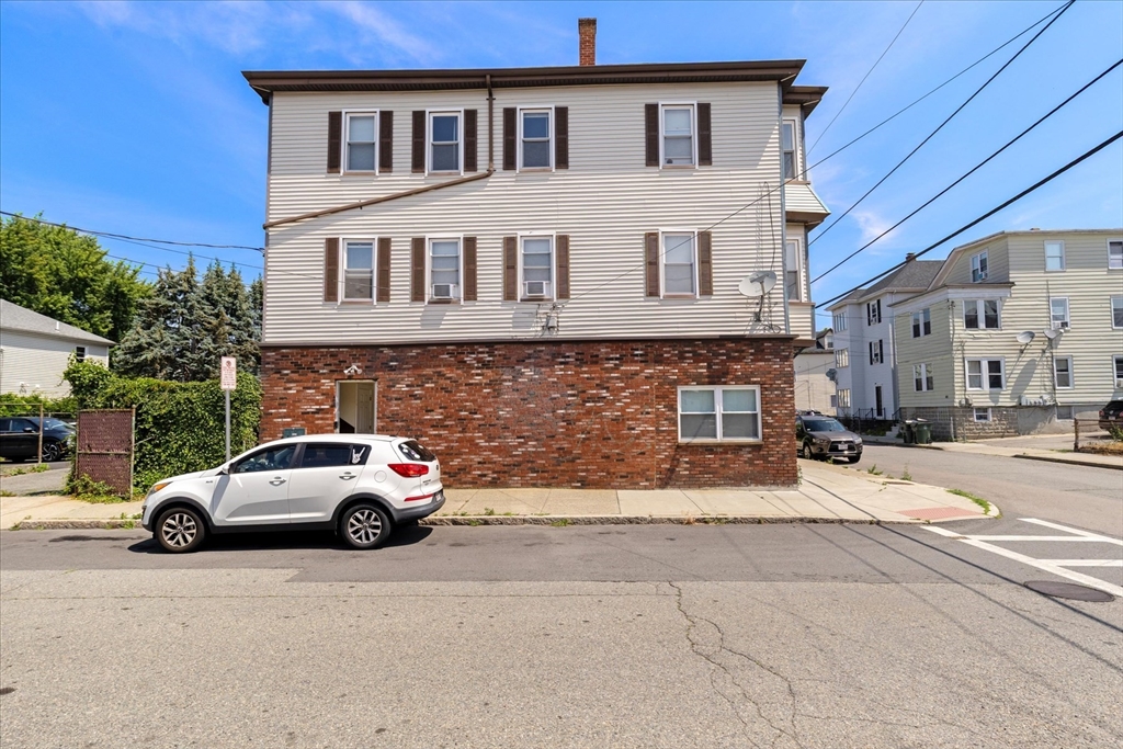 90 Hargraves Street Fall River, MA 02723 - Photo 6 of 40