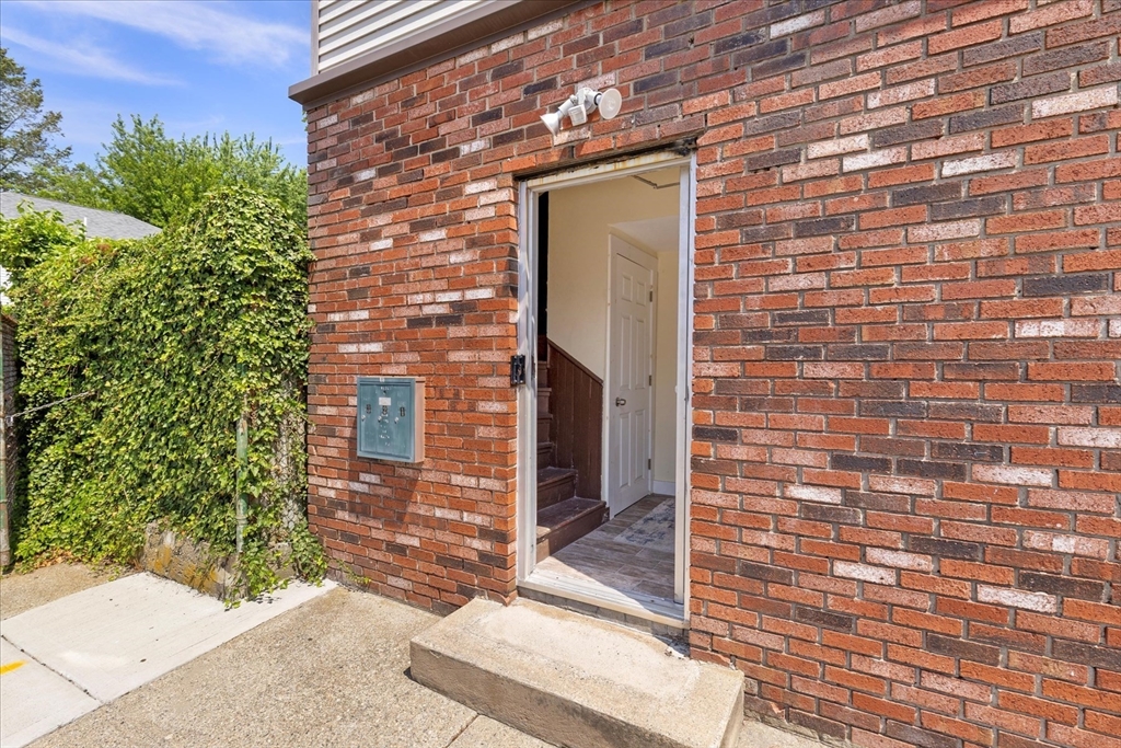 90 Hargraves Street Fall River, MA 02723 - Photo 7 of 40