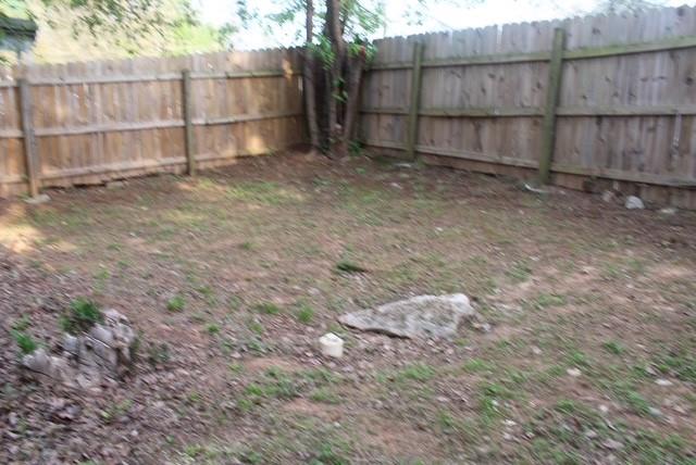 1076 Grant Way Southeast Atlanta, GA 30315 - Photo 28 of 29 a backyard of a house