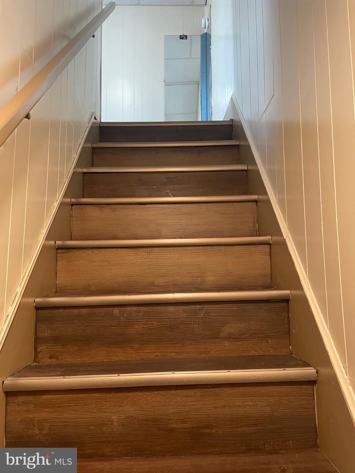 135 Lucknow Road Harrisburg, PA 17110 - Photo 31 of 37 a view of entryway