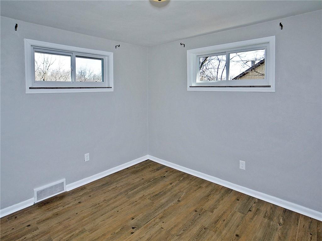 145 Universal Road Pittsburgh, PA 15235 - Photo 14 of 25 Gallery Image 14