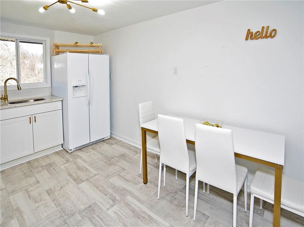 145 Universal Road Pittsburgh, PA 15235 - Photo 3 of 25 Gallery Image 3