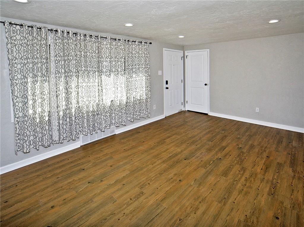 145 Universal Road Pittsburgh, PA 15235 - Photo 7 of 25 Gallery Image 7