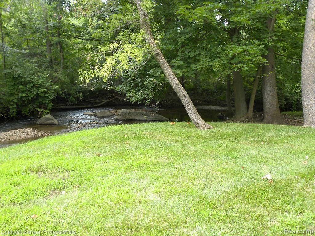 26219 Northpointe Farmington Hills, MI 48331 - Photo 28 of 31