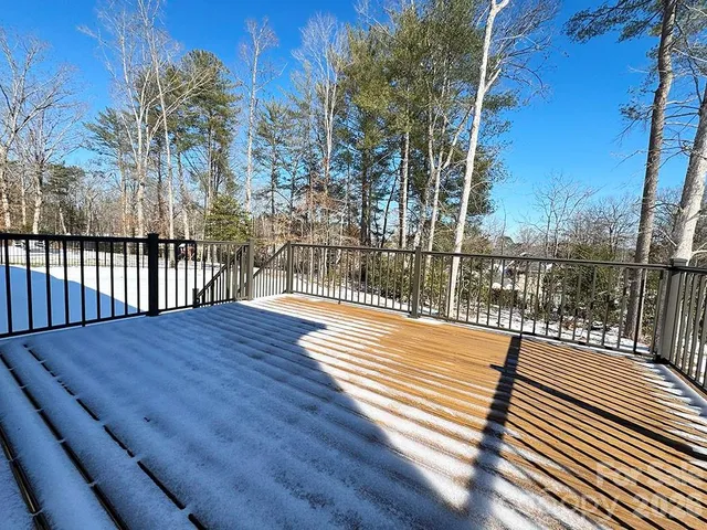 $687,500 | 3635 46th Avenue Northeast, Hickory, NC 28601