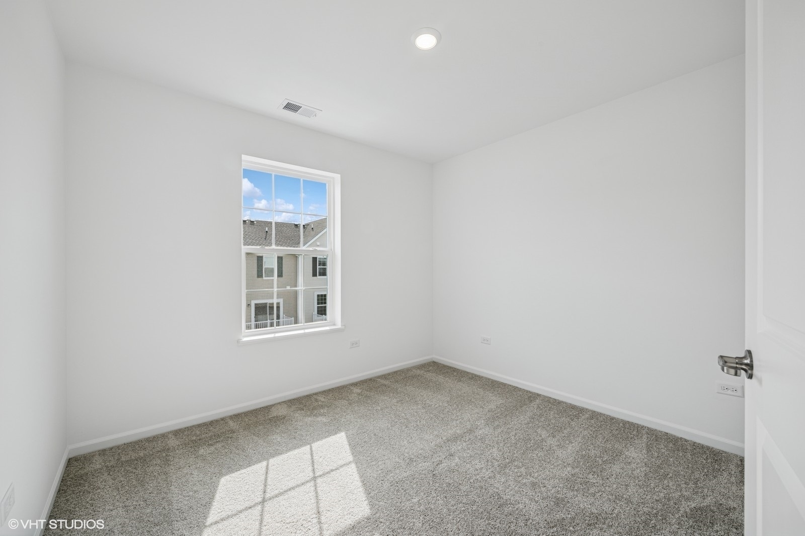 1204 Neubauer Circle, Unit 1304 Lindenhurst, IL 60046 - Photo 15 of 29 an empty room with windows