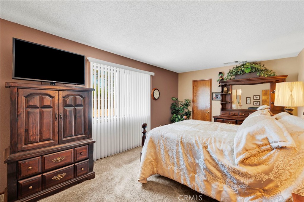 19031 Shoshonee Road Apple Valley, CA 92307 - Photo 24 of 43