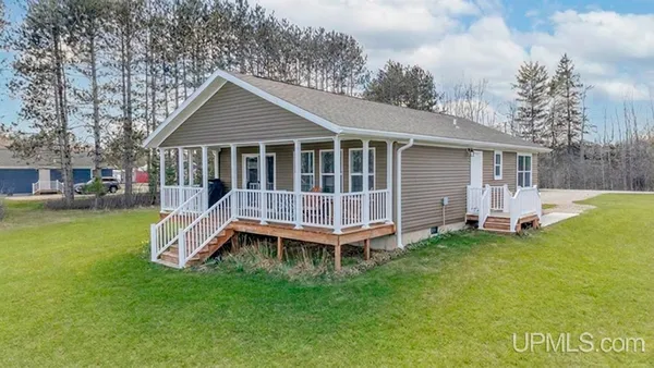 $345,000 | 8166 North 3rd Lane, Gladstone, MI 49837