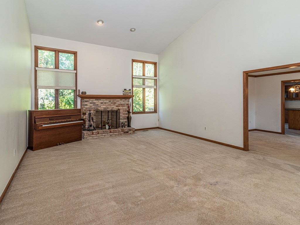 1004 Bembridge Drive Rochester Hills, MI 48307 - Photo 10 of 47