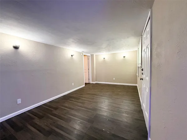 $795 | 7515 Bayway Drive, Unit 1, Baytown, TX 77520