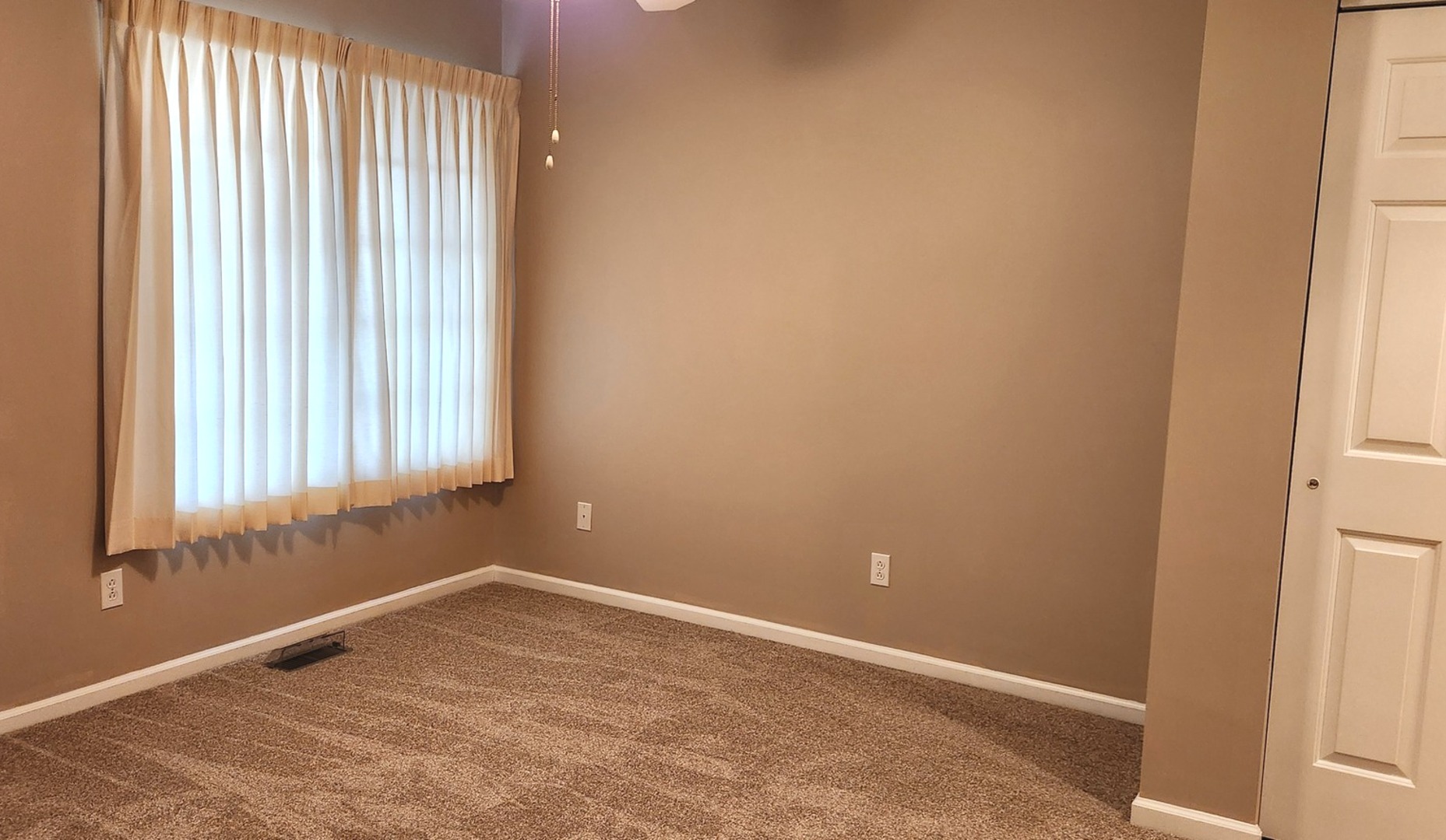 2402 Windward Boulevard, Unit 105 Champaign, IL 61821 - Photo 14 of 21