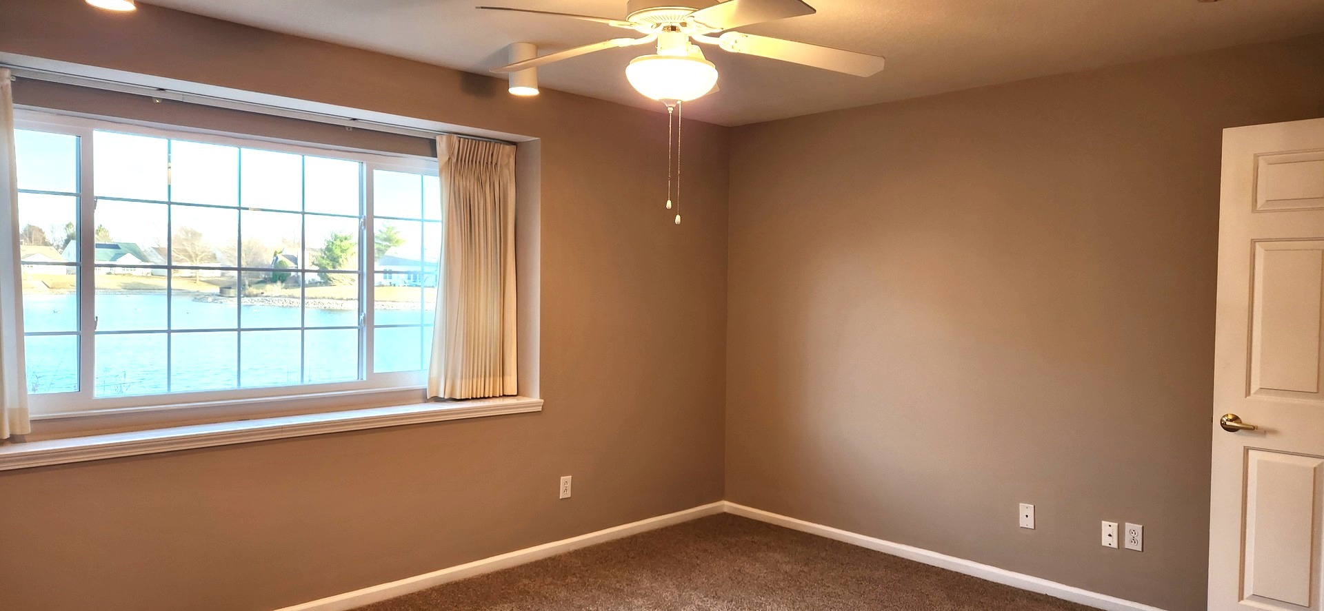 2402 Windward Boulevard, Unit 105 Champaign, IL 61821 - Photo 9 of 21