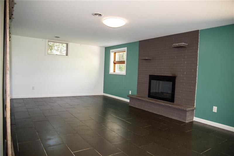 910 McKnight Road Indiana, PA 15701 - Photo 15 of 23 Gallery Image 15