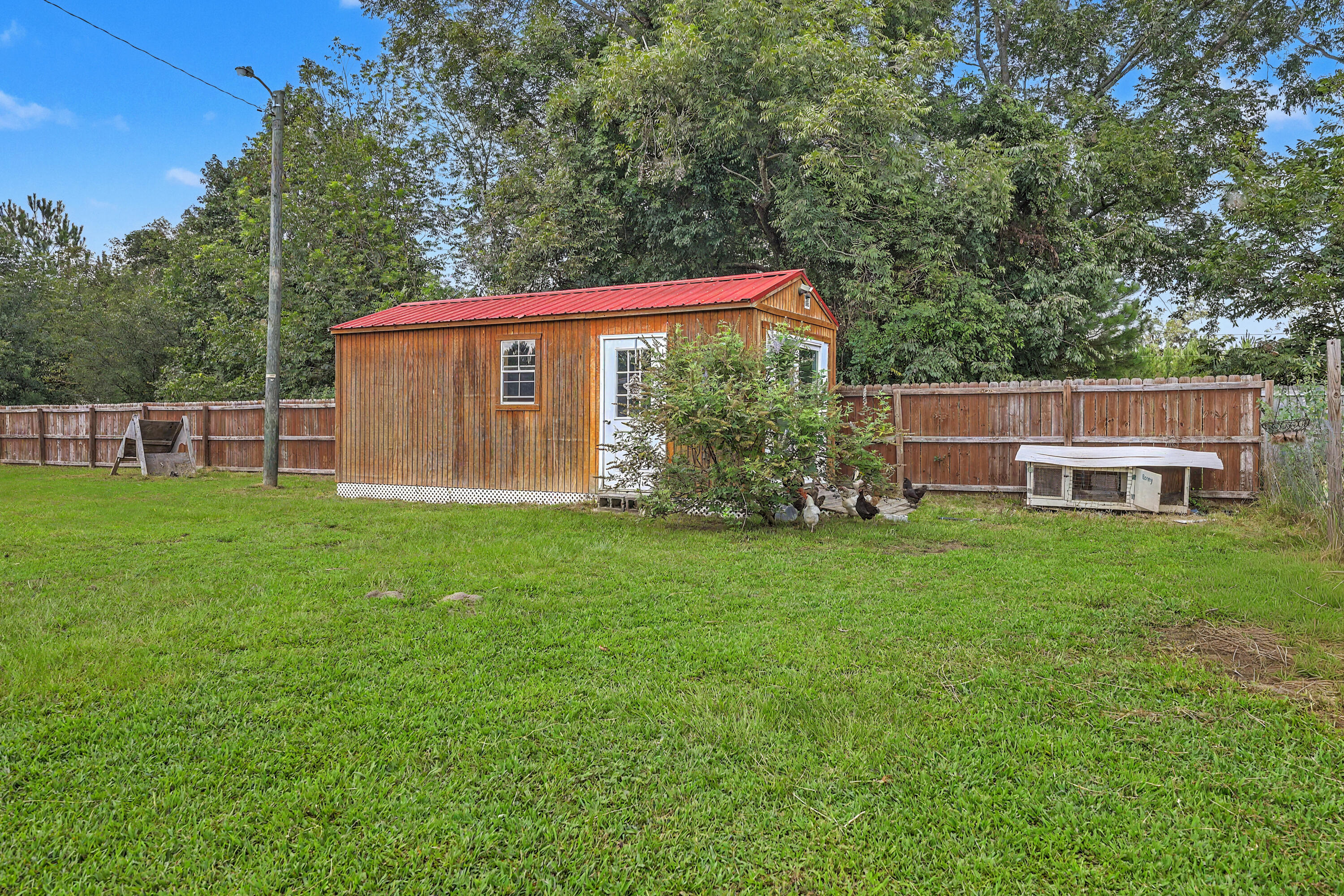 654 Second Texas Road St. George, SC 29477 - Photo 29 of 36 She Shed