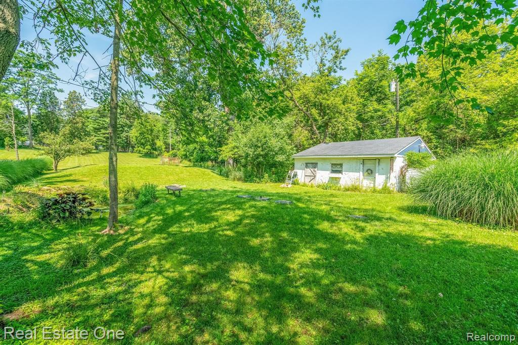 26393 Power Road Farmington Hills, MI 48334 - Photo 9 of 37