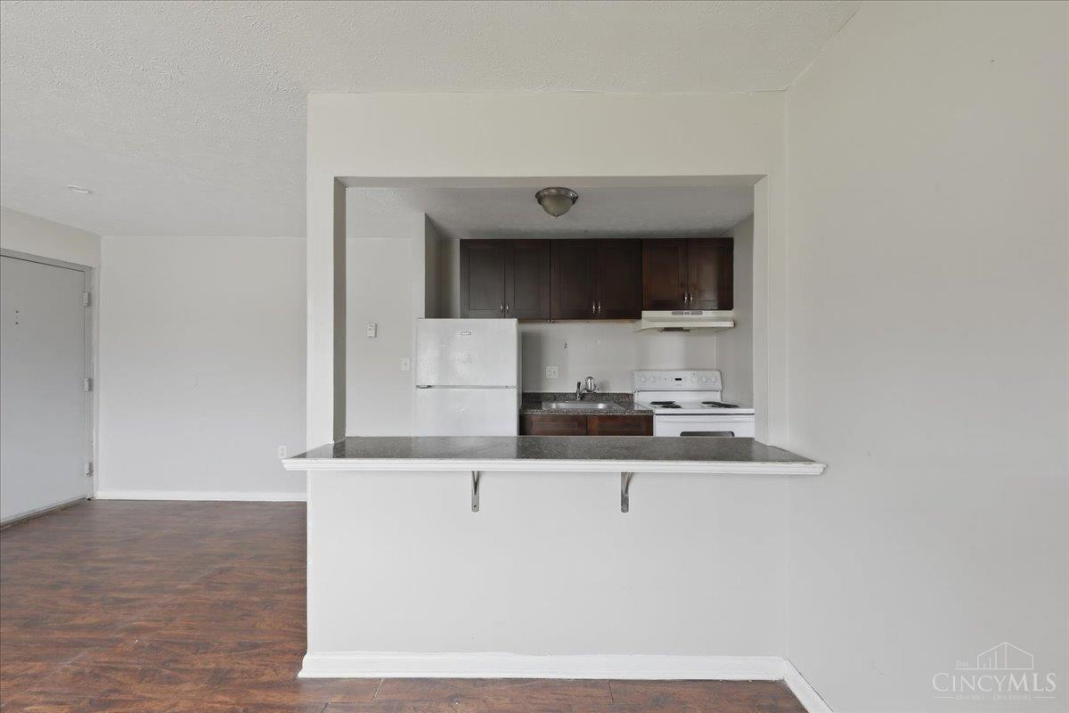 1209 West Galbraith Road Cincinnati, OH 45231 - Photo 9 of 16