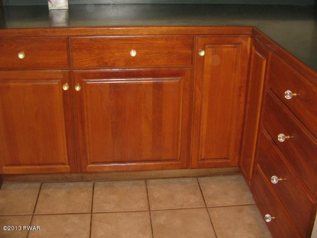 401 Canfield Road Tyler Hill, PA 18469 - Photo 8 of 31 Gallery Image 8