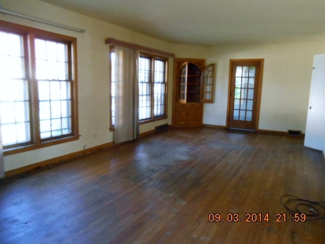 715 Raymond Street Elgin, IL 60120 - Photo 7 of 24
