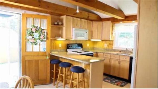 7 Perry Avenue Wareham, MA 02538 - Photo 5 of 15 Gallery Image 5