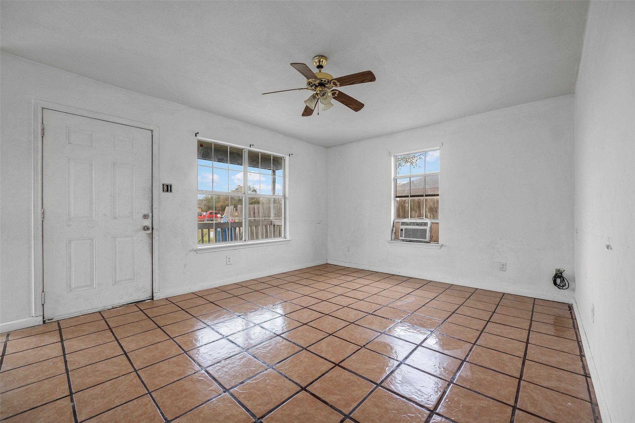 330 3rd Street Hempstead, TX 77445 - Photo 4 of 13 a view of an empty room and window