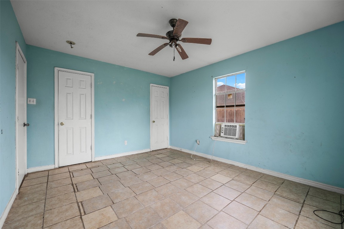 330 3rd Street Hempstead, TX 77445 - Photo 5 of 13