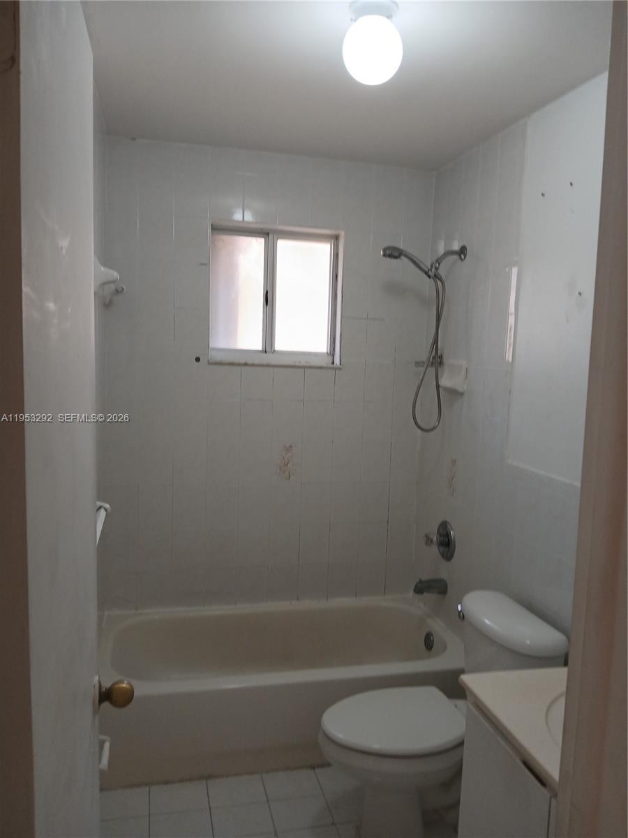 3254 West 70th Street, Unit 202 Hialeah, FL 33018 - Photo 12 of 20