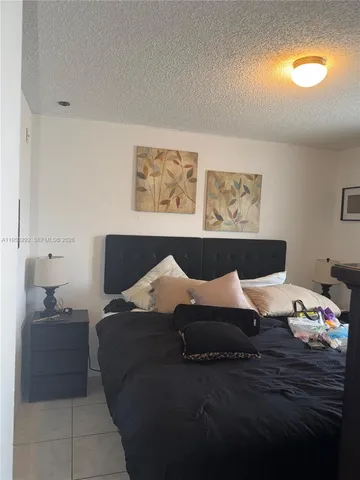 $2,000 | 3254 West 70th Street, Unit 202, Hialeah, FL 33018