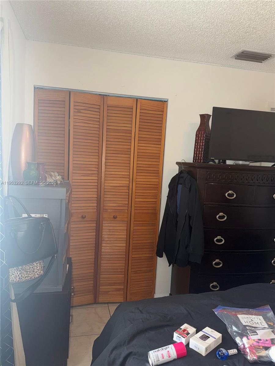 3254 West 70th Street, Unit 202 Hialeah, FL 33018 - Photo 14 of 20 2nd bedroom