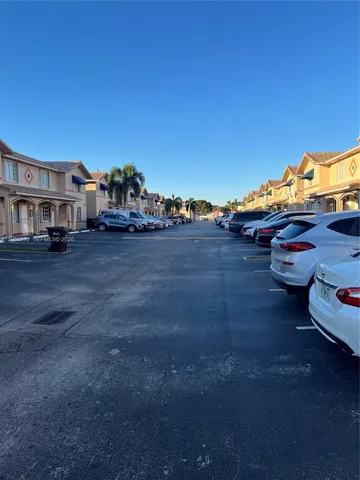 $2,000 | 3254 West 70th Street, Unit 202, Hialeah, FL 33018