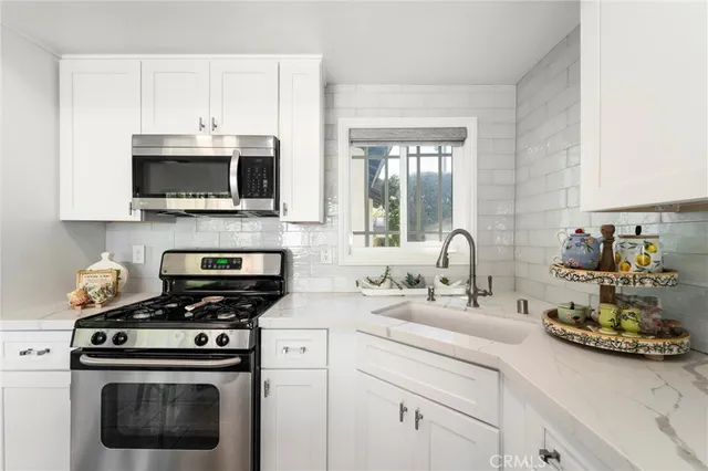 $1,098,000 | 210 South Larkwood Street, Anaheim Hills, CA 92808