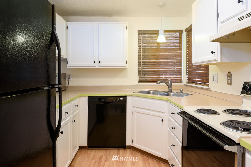 2116 186th Place Southeast Bothell, WA 98012 - Photo 4 of 14