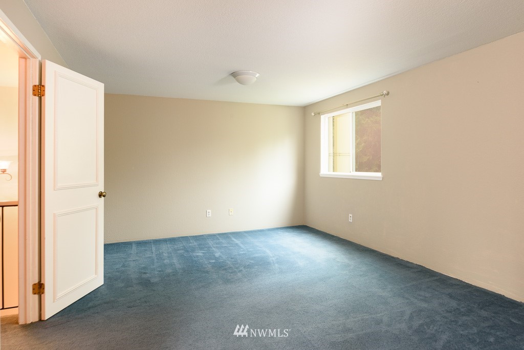 2116 186th Place Southeast Bothell, WA 98012 - Photo 10 of 14