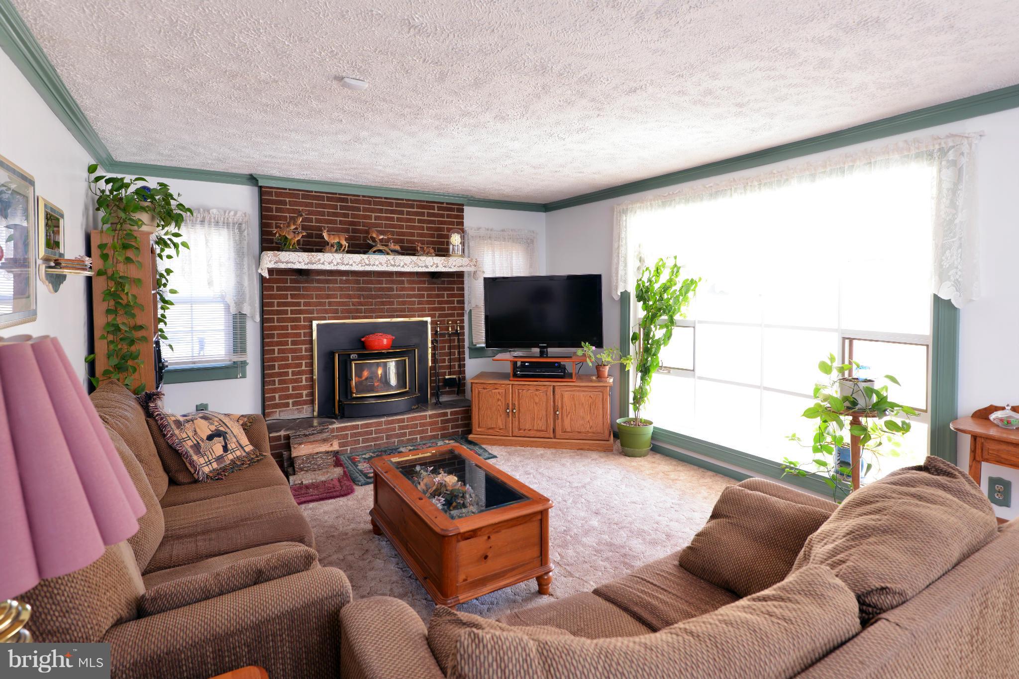 225 Buckler Road Huntingtown, MD 20639 - Photo 8 of 30 Living Room