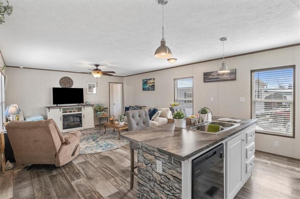 152 Williamsburg Road Imperial, PA 15126 - Photo 4 of 14 Gallery Image 4