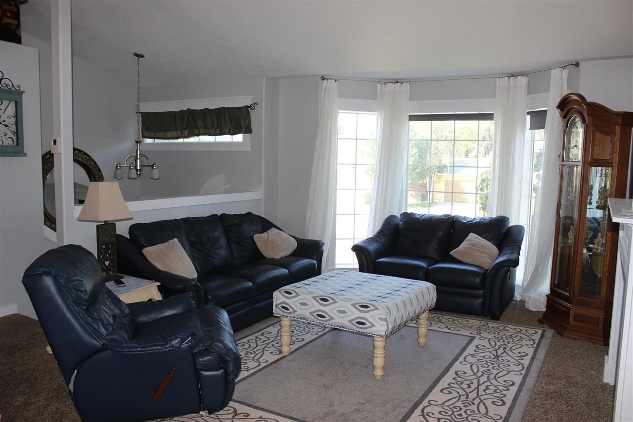 8708 North Maple Street Spokane, WA 99208 - Photo 4 of 15
