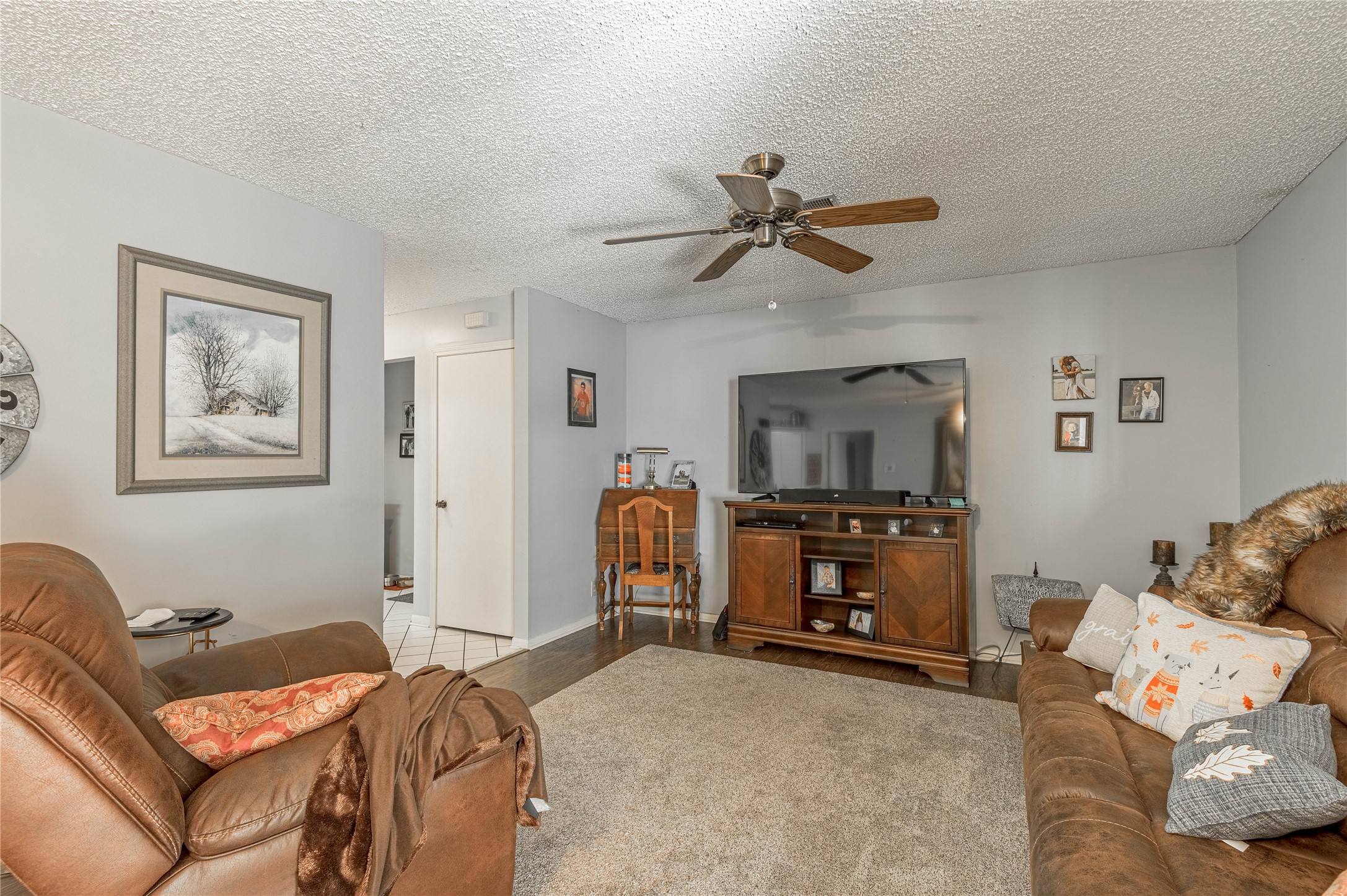 37 Spreading Oak Trinity, TX 75862 - Photo 15 of 21 a living room with furniture and a flat screen tv