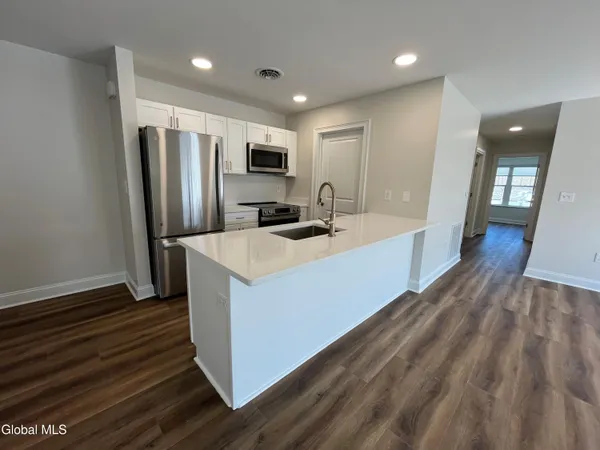 $2,457 | 60 Weibel Avenue, Unit 3PL206, Saratoga Springs, NY 12866