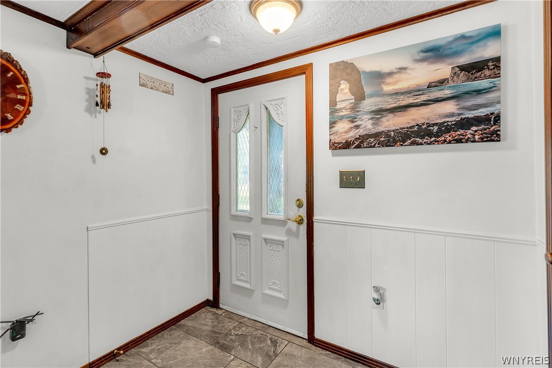 4554 Meyer Road Pendleton, NY 14120 - Photo 10 of 45 Gallery Image 10